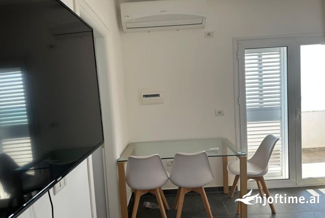 Shtepi ne shitje Penthose(kati i fundit panoramik) ne Durres, 2+1, Mobilimi E mobiluar, Pagesa 240,000  Euro.