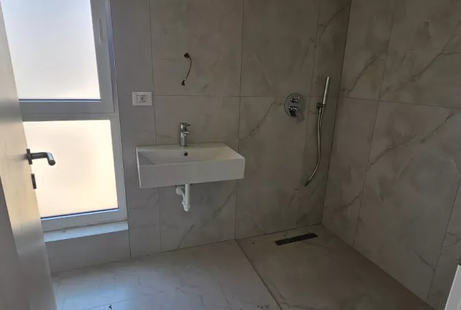 Shtepi ne shitje 1+1 ne Tirane - 75,000 Euro