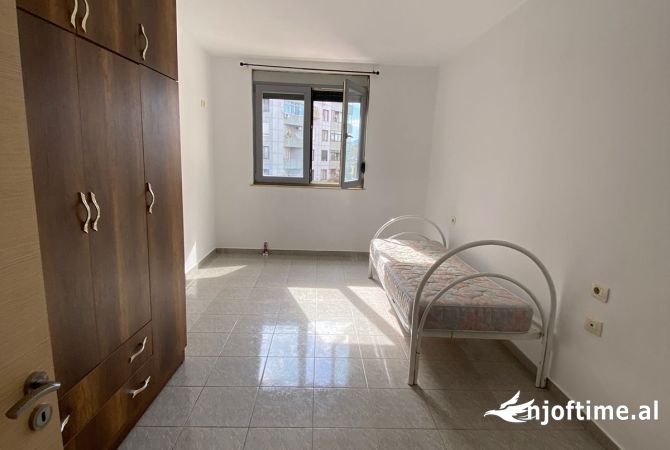 Shtepi me qera 2+1 ne Tirane - 30,000 Leke