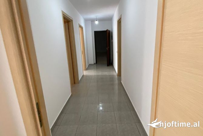 Shtepi me qera 2+1 ne Tirane - 30,000 Leke