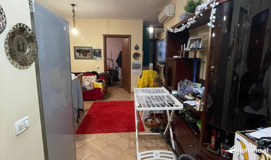 Shtepi ne shitje Apartament ne Tirane, 1+1, Mobilimi E mobiluar, Pagesa 62,000  Euro.