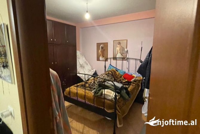 Shtepi ne shitje Apartament ne Tirane, 1+1, Mobilimi E mobiluar, Pagesa 62,000  Euro.