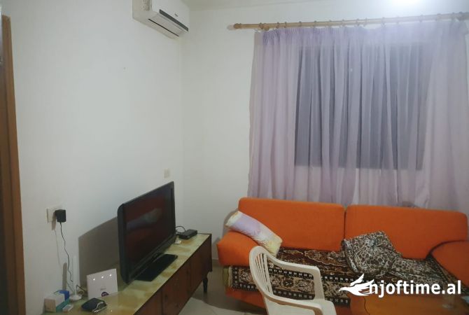Shtepi me qera 1+1 ne Tirane - 300 Euro