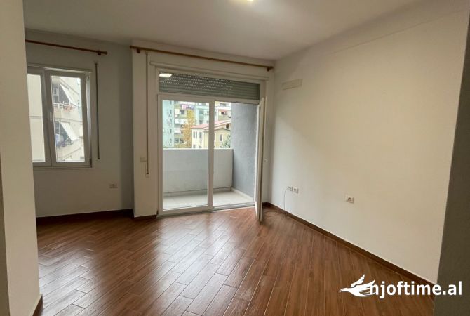 Shtepi me qera Garsoniere ne Tirane - 26,000 Leke