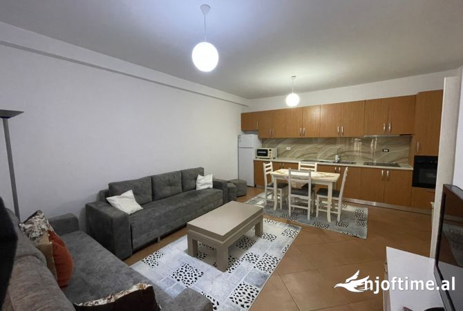 Shtepi me qera 1+1 ne Tirane - 35,000 Leke