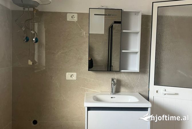 Shtepi me qera 2+1 ne Tirane - 37,000 Leke