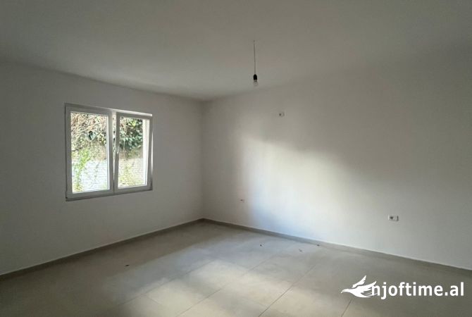 Shtepi me qera 2+1 ne Tirane - 37,000 Leke
