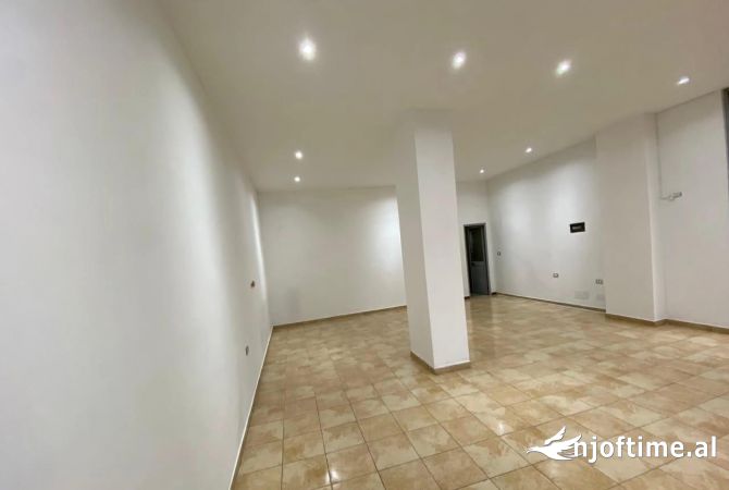 Ambient biznesi me qera 1+1 ne Tirane - 30,000 Leke