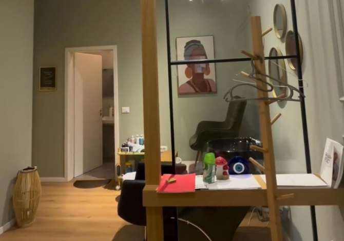 Ambient biznesi me qera 1+1 ne Tirane - 700 Euro