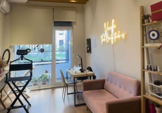 Jepet sallon bukurie me qira tek ish Parku