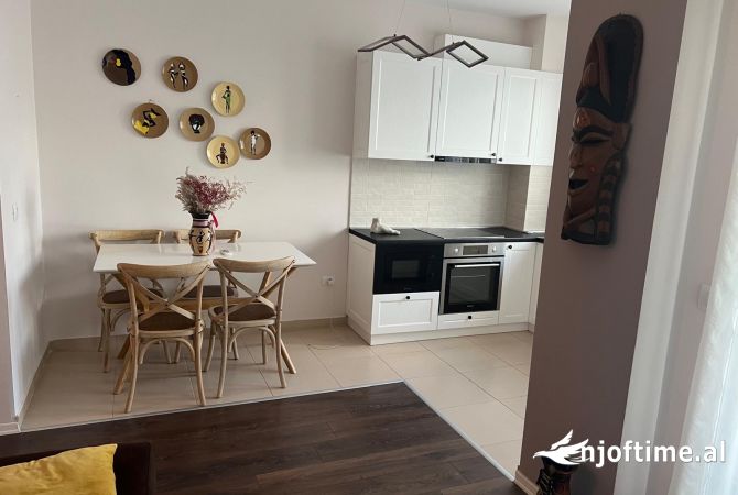 Shtepi me qera 2+1 ne Tirane - 700 Euro