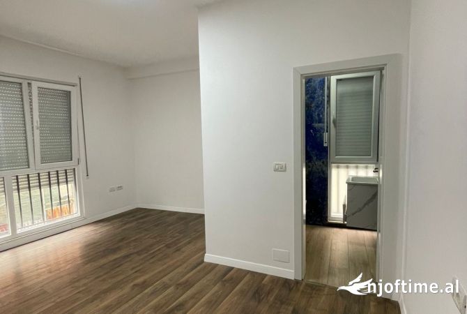 JEPET AMBIENT ZYRE ME QIRA 2+1