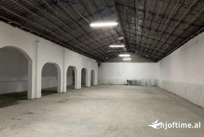 Ambient biznesi me qera 4+1 ne Tirane - 2,550 Euro