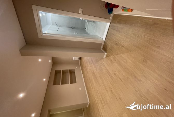 Ambient biznesi me qera 3+1 ne Tirane - 900 Euro