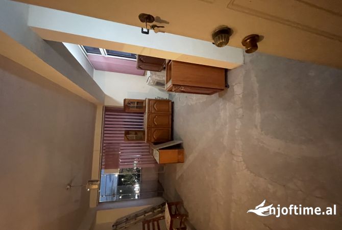 Ambient biznesi me qera 3+1 ne Tirane - 650 Euro