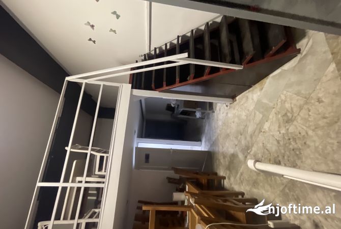 Ambient biznesi me qera 2+1 ne Tirane - 1,500 Euro