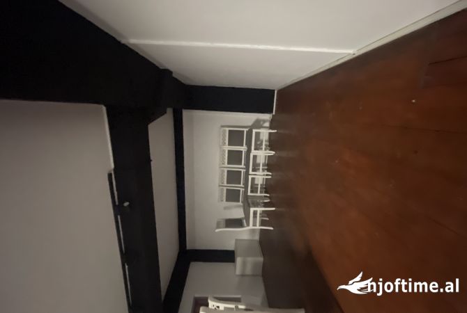 Ambient biznesi duplex me qira tek 21 Dhjetori