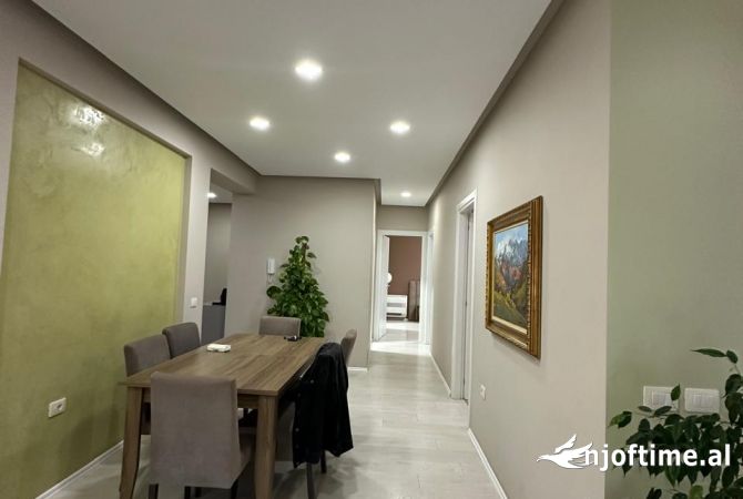 Shtepi me qera 3+1 ne Tirane - 1,300 Euro