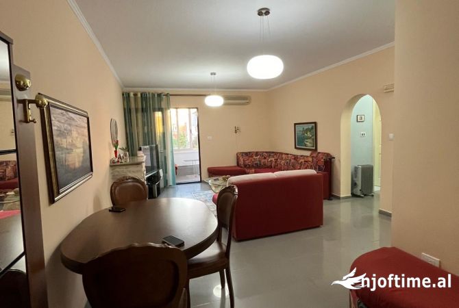 Shtepi me qera 2+1 ne Tirane - 650 Euro
