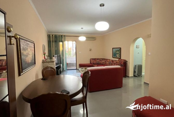 Shtepi me qera 2+1 ne Tirane - 650 Euro