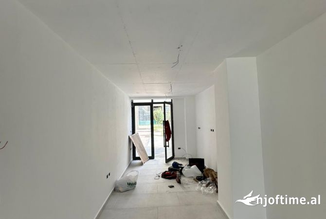 Ambient biznesi me qera 1+1 ne Tirane - 750 Euro