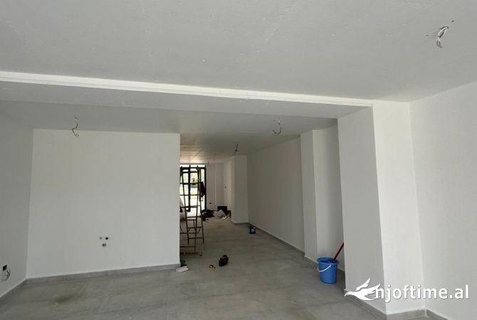 Ambient biznesi me qera 1+1 ne Tirane - 750 Euro
