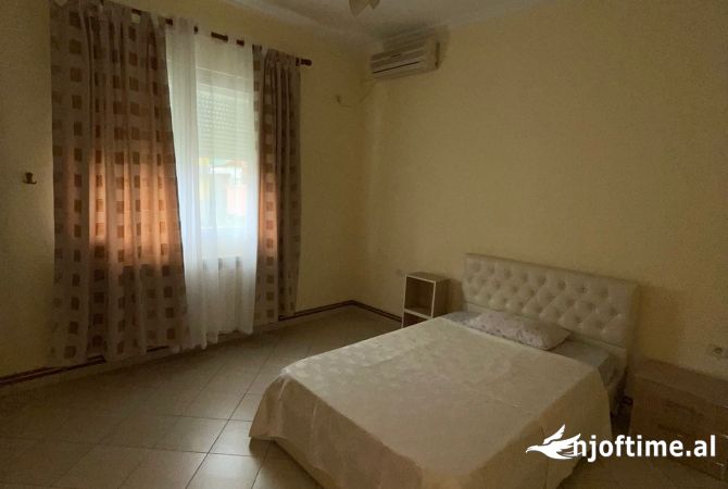 Shtepi me qera 4+1 ne Tirane - 2,001 Euro