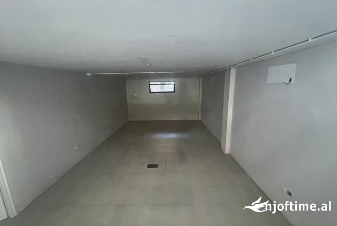 Ambient biznesi me qera 1+1 ne Tirane - 1,251 Euro