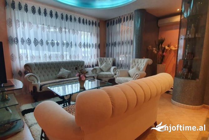 Shtepi me qera 1+1 ne Tirane - 701 Euro