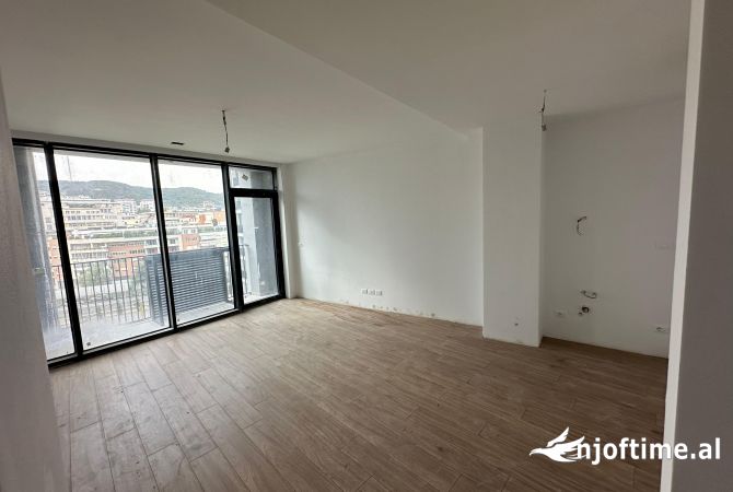 Ambient biznesi me qera 3+1 ne Tirane - 700 Euro