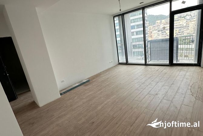 Ambient biznesi me qera 3+1 ne Tirane - 700 Euro