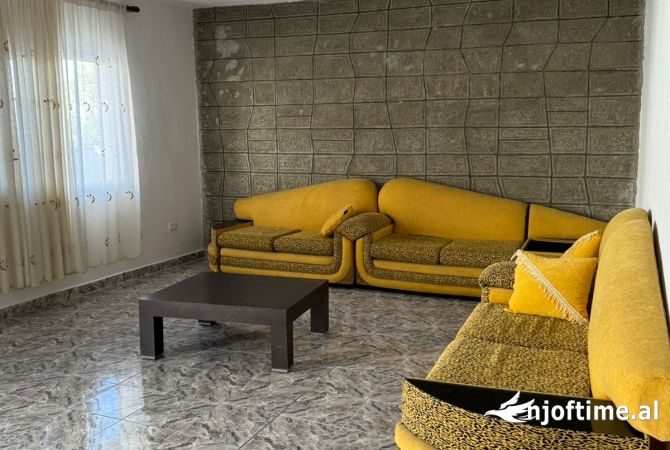 Shtepi me qera Apartament ne Tirane, 3+1, Mobilimi E mobiluar, Pagesa 550  Euro.