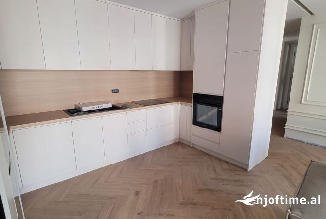 Shtepi me qera Apartament ne Tirane, 2+1, Mobilimi E mobiluar, Pagesa 1,501  Euro.