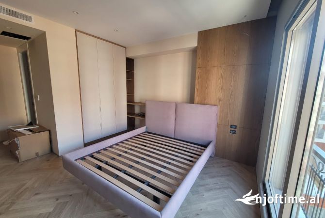 Shtepi me qera Apartament ne Tirane, 2+1, Mobilimi E mobiluar, Pagesa 1,501  Euro.