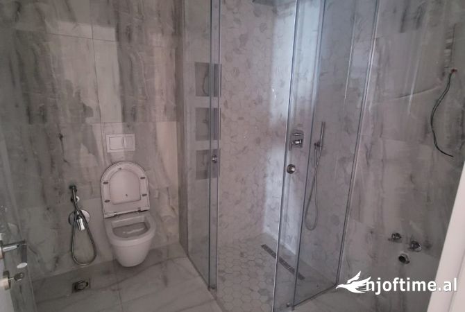 Shtepi me qera Apartament ne Tirane, 2+1, Mobilimi E mobiluar, Pagesa 1,501  Euro.