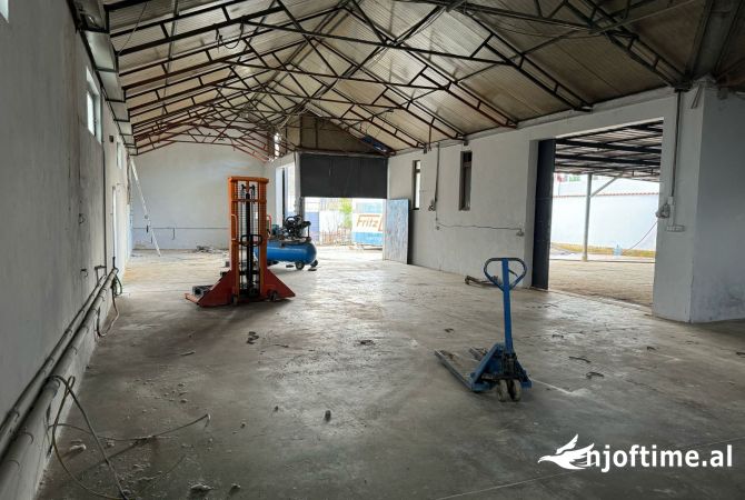 Ambient biznesi me qera 4+1 ne Tirane - 1,201 Euro