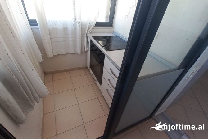 Shtepi ne shitje Apartament ne Tirane, 2+1, Mobilimi E mobiluar, Pagesa 107,001  Euro.