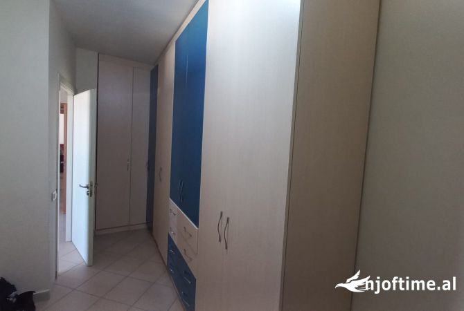 Shtepi ne shitje Apartament ne Tirane, 2+1, Mobilimi E mobiluar, Pagesa 107,001  Euro.