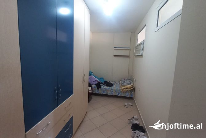 Shtepi ne shitje Apartament ne Tirane, 2+1, Mobilimi E mobiluar, Pagesa 107,001  Euro.