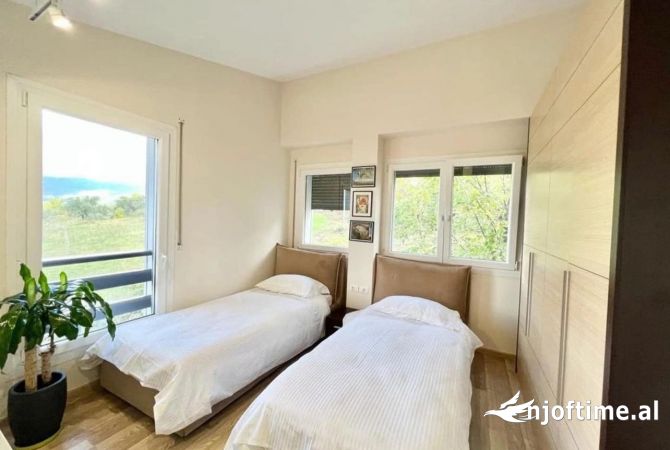 Shtepi ne shitje Apartament ne Tirane, 2+1, Mobilimi E mobiluar, Pagesa 420,001  Euro.