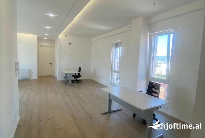 Ambient biznesi me qera 3+1 ne Tirane - 1,501 Euro