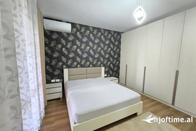 Shtepi ne shitje Apartament ne Tirane, 2+1, Mobilimi E mobiluar, Pagesa 190,011  Euro.