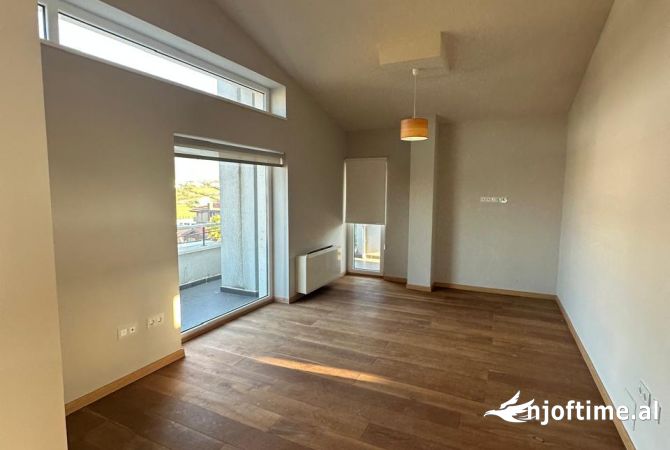 Shtepi me qera Vila Luksoze ne Tirane, 5+1, Mobilimi E mobiluar, Pagesa 3,901  Euro.