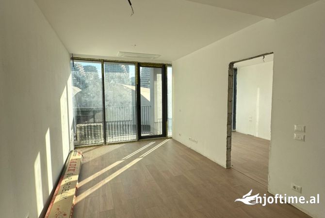Ambient biznesi me qera 3+1 ne Tirane - 750 Euro