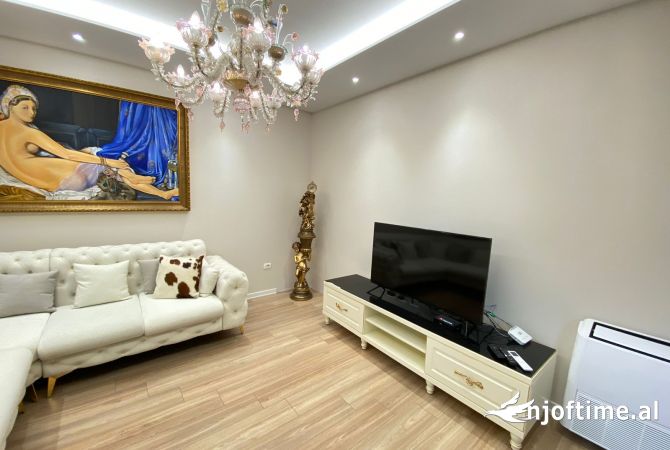 Shtepi me qera Apartament ne Tirane, 1+1, Mobilimi E mobiluar, Pagesa 750  Euro.