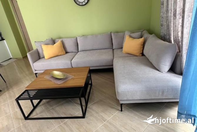 Shtepi me qera Apartament ne Tirane, 2+1, Mobilimi E mobiluar, Pagesa 700  Euro.