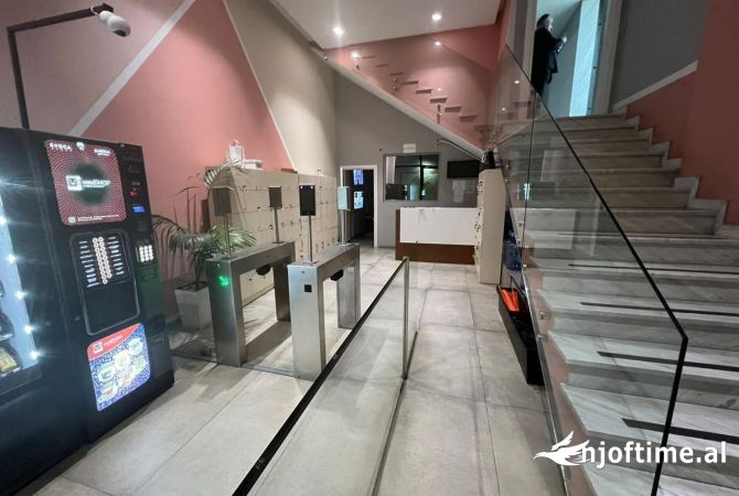 Ambient biznesi me qera 3+1 ne Tirane - 7,000 Euro