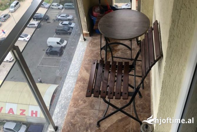 Shtepi ne shitje Apartament ne Tirane, 1+1, Mobilimi E mobiluar, Pagesa 115,000  Euro.