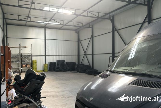 Ambient biznesi me qera 4+1 ne Tirane - 801 Euro