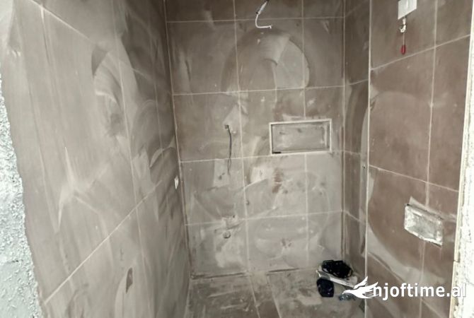 Ambient biznesi me qera 3+1 ne Tirane - 750 Euro